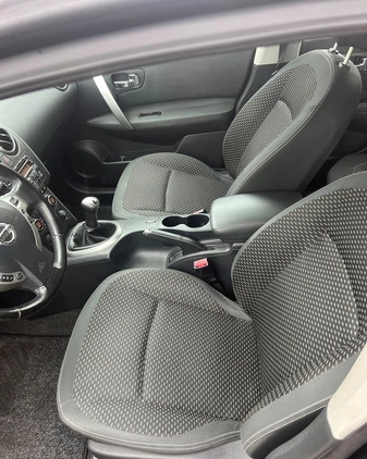 Nissan Qashqai cena 27499 przebieg: 148500, rok produkcji 2010 z Słupsk małe 137